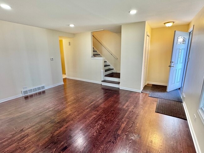 Foto del edificio - 9038 Niles Center Rd