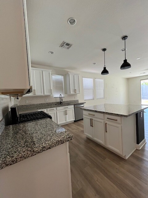 Building Photo - 35040 N Barrel Rd