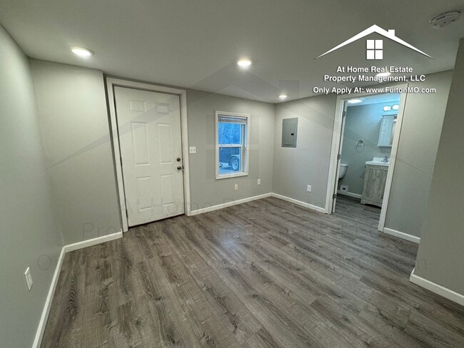 Foto del edificio - 103 E 3rd St