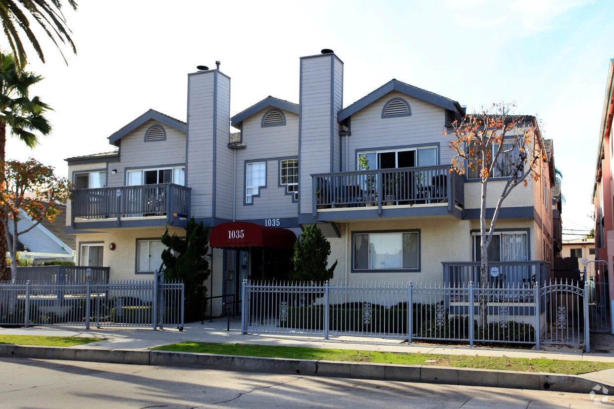 1035 Raymond Apartments in Long Beach, CA