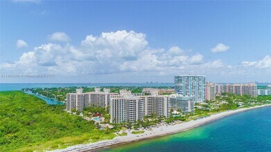 Building Photo - 1121 Crandon Blvd
