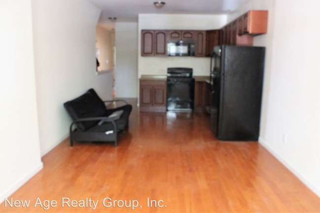 Building Photo - 1222 S 45th St