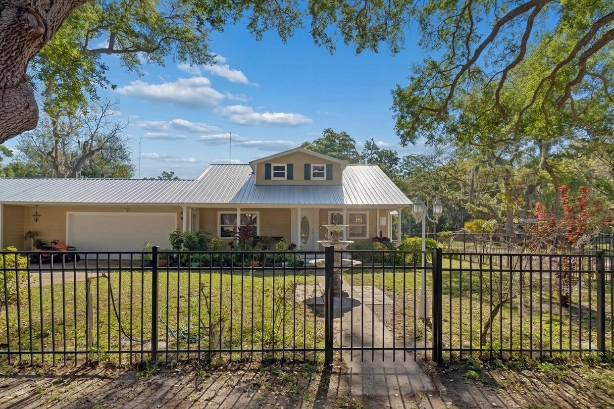Photo - 734 Elm St (Safety Harbor, FL)