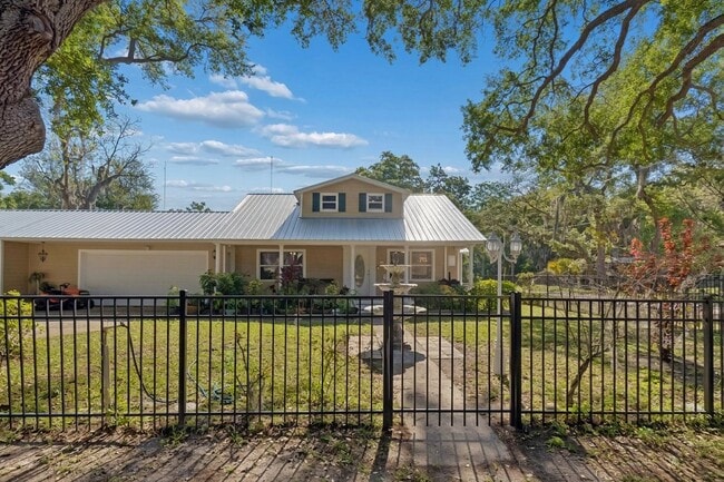 Photo - 734 Elm St (Safety Harbor, FL) House