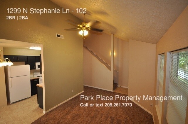 Foto del edificio - 1299 N Stephanie Ln