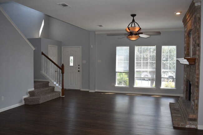Foto del edificio - 509 Lakota Ln