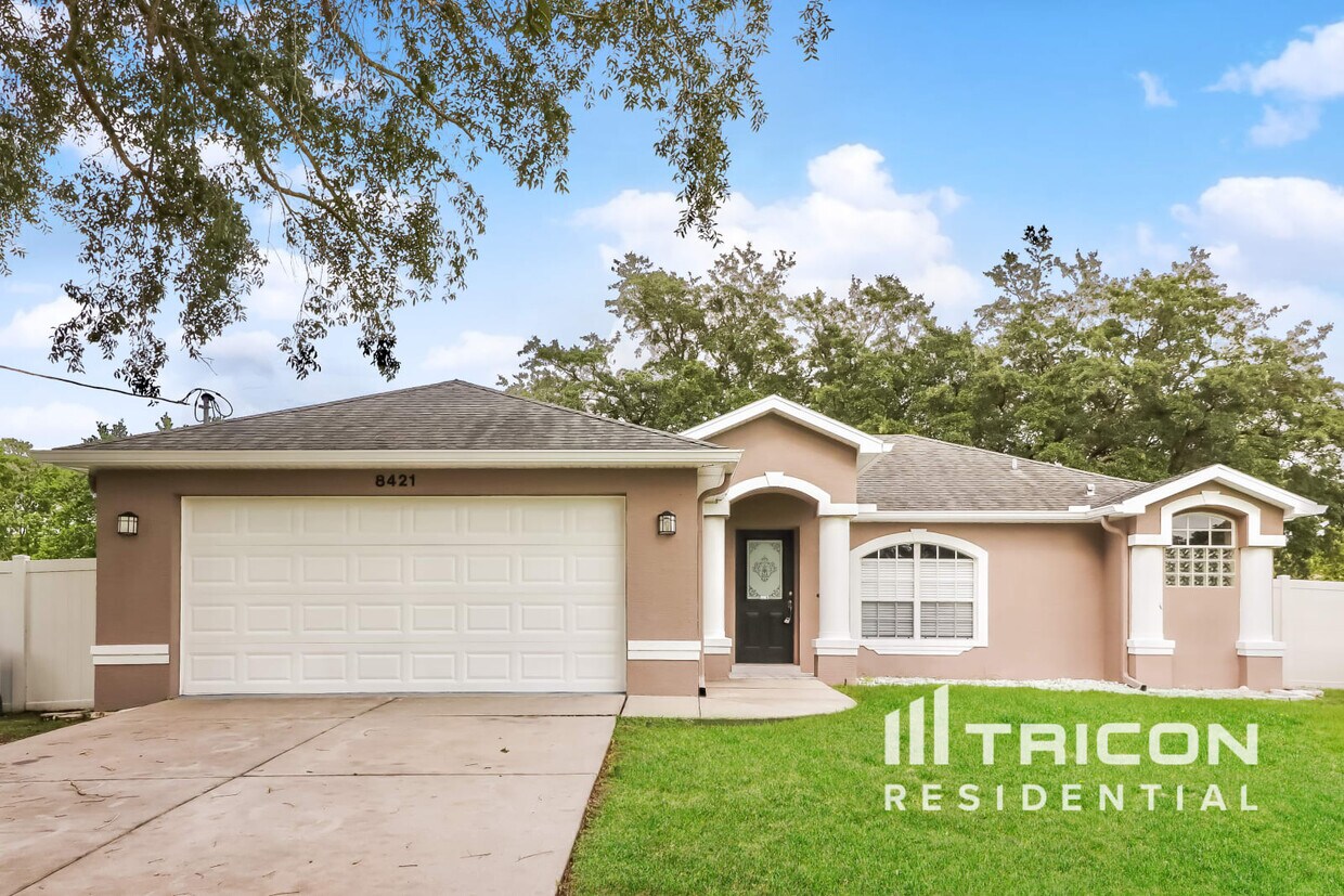 Foto principal - 8421 Bay Dr