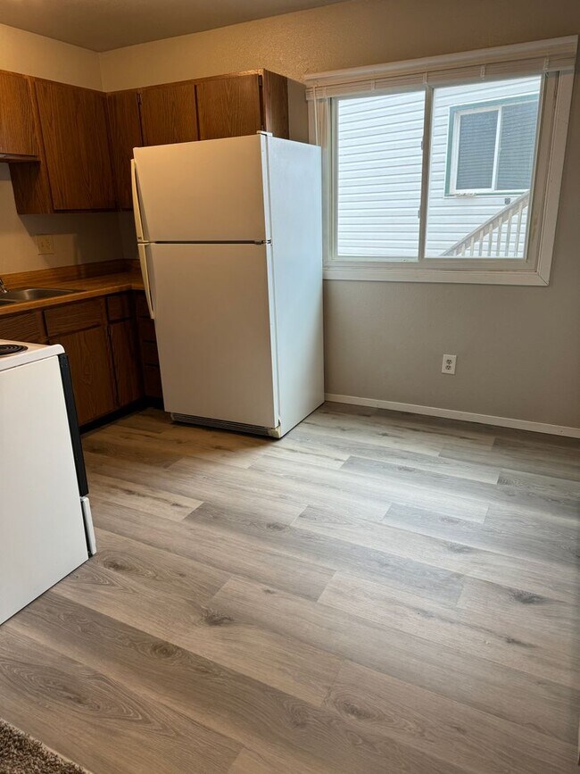 Building Photo - 532 Oregon Ave