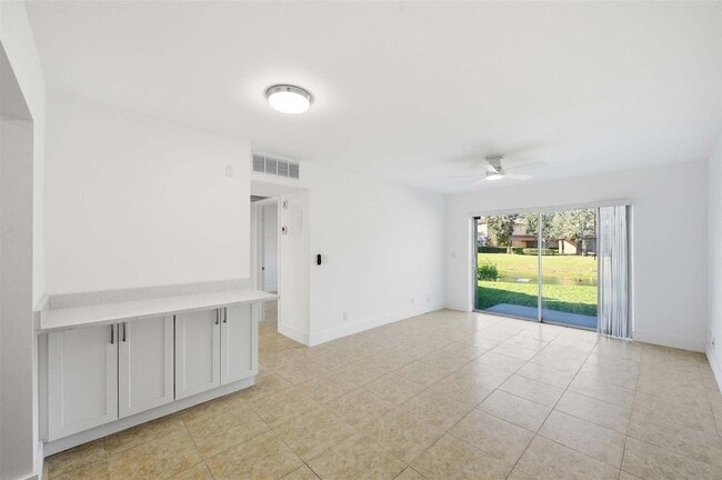 Foto del edificio - 3228 Coral Ridge Dr