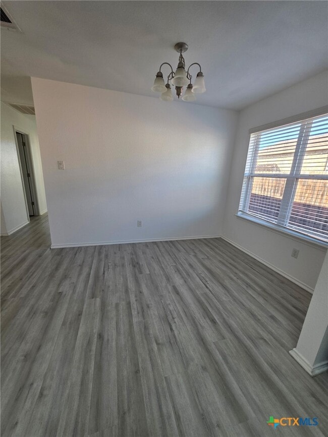 Foto del edificio - 1121 Dixon Cir