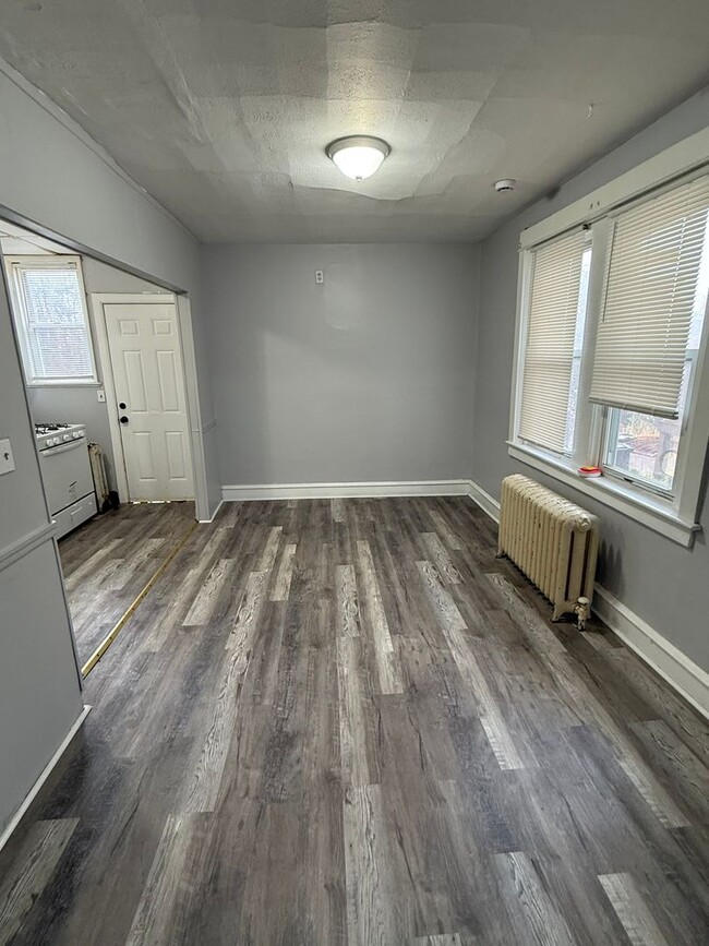 Building Photo - 3 bedroom Collingdale Section 8 Approved H...