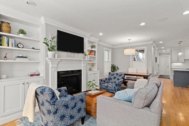 Building Photo - 76 Pearl St