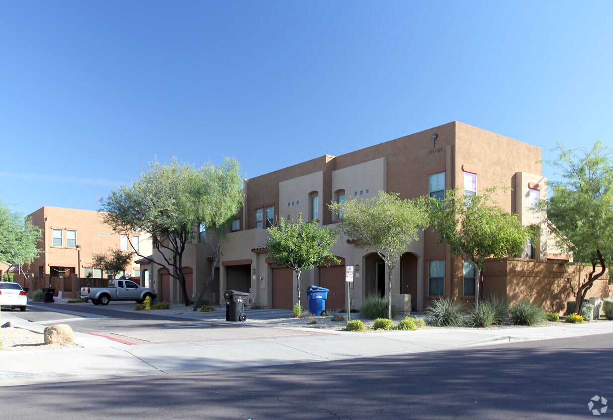 Primary Photo - 1890 E Don Carlos Ave