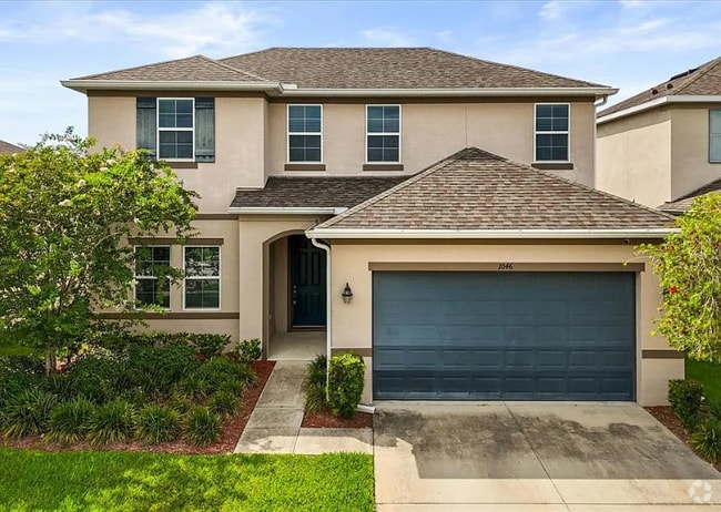 Building Photo - 1046 Grand Hilltop Dr