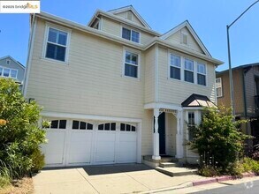 Building Photo - 203 Seaview Dr