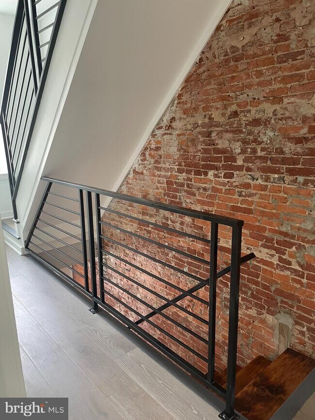 Foto del edificio - 1767 Waterloo St