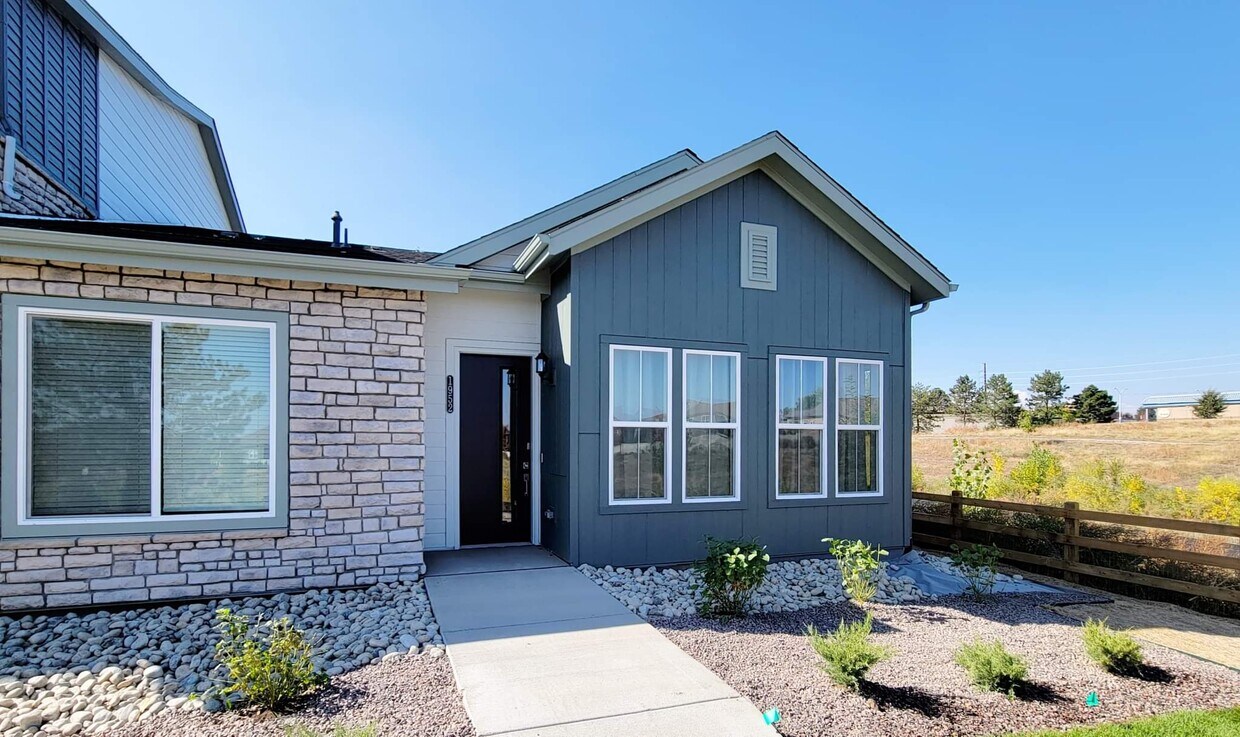 1952 S Upham Ln, Lakewood, CO 80227 Townhome Rentals in Lakewood CO
