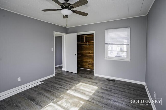 Foto del edificio - 1705 W 9th St
