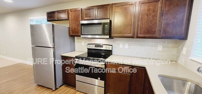 Building Photo - 4038 S Lawrence St