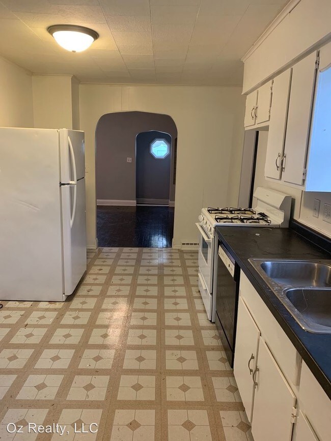 Building Photo - 3 br, 1 bath House - 1647 Eleanor Avenue