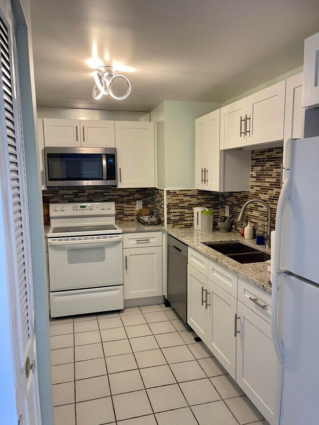 Foto del edificio - 5600 N Flagler Dr