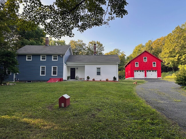 Building Photo - 1464 Newfield Rd