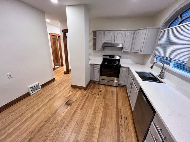 Foto del edificio - 5833 W Peterson Ave