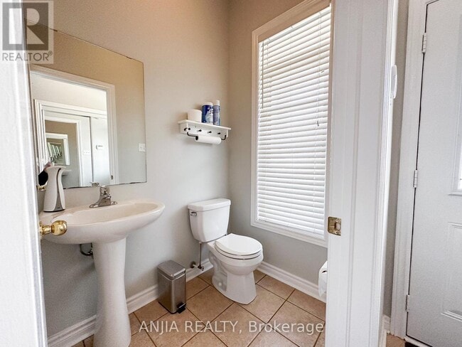 Building Photo - 21 Fitzroy Ave