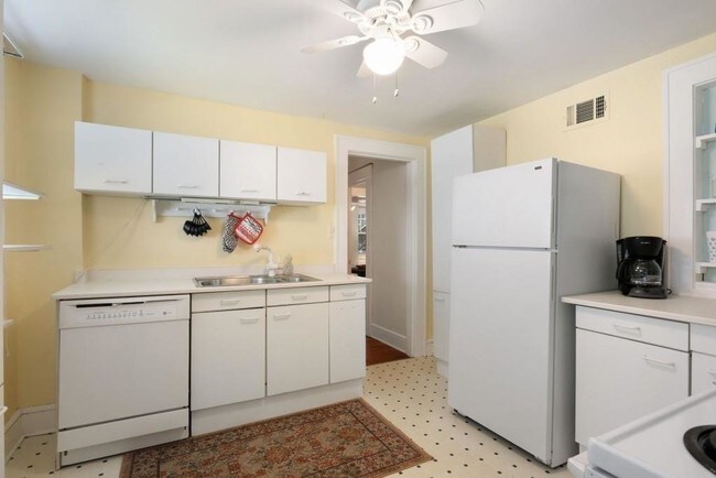 Foto del edificio - 1079 E Clifton Rd NE