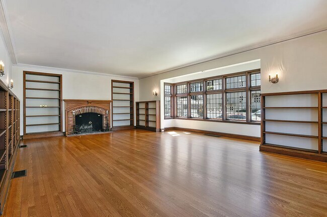 Building Photo - Remodel Ready - Massive Home Looking for T...