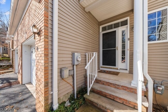 Building Photo - 30 Hoover Ave