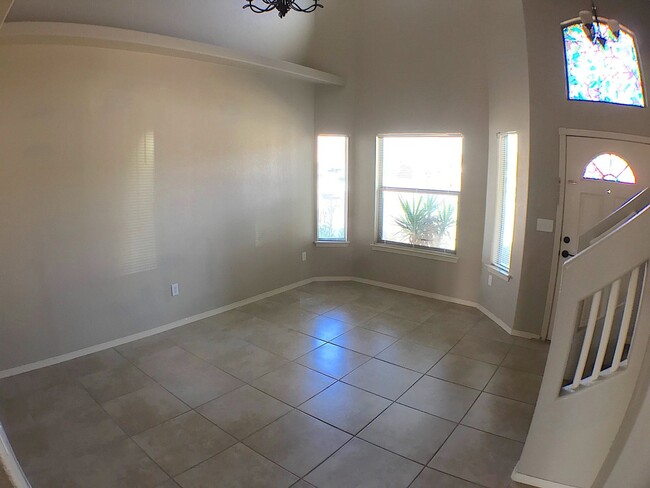 Building Photo - Northeast El Paso 3 Bed Refrig A/C