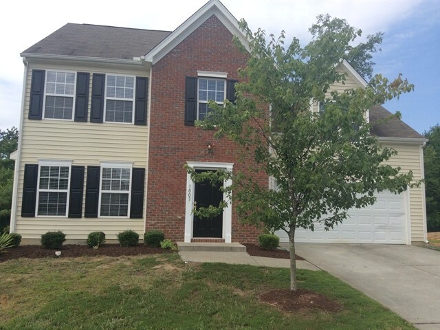 Primary Photo - 1003 Golden Crest Dr