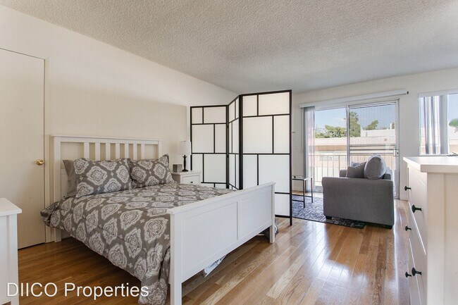 Foto del edificio - Studio, 1 bath Apartment - 725 Hayworth Av...