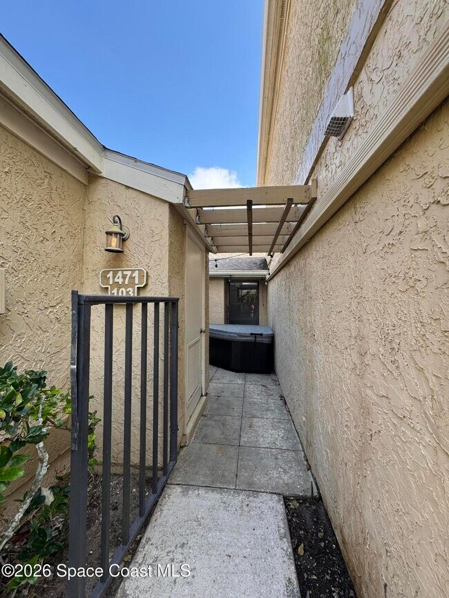 Foto del edificio - 1471 Sheafe Ave NE