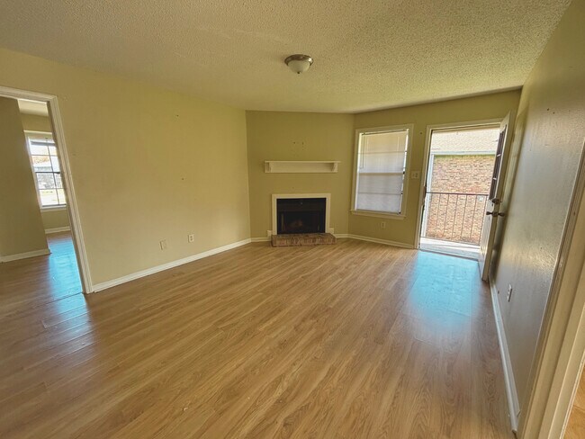 Foto del edificio - 1654 Clear Lake Ave