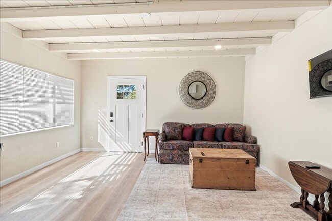 Foto del edificio - 273 W Carmel Valley Rd