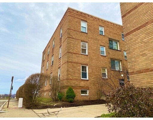 Primary Photo - 31 Chestnut St