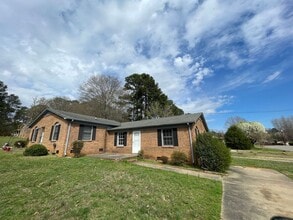 Building Photo - 1012 Mark Dr