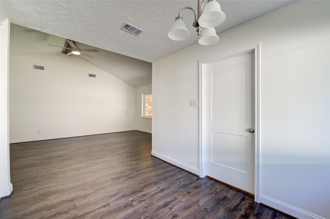 Foto del edificio - 11511 Brook Meadows Ln