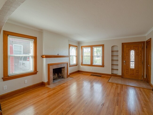 Building Photo - 2745 2nd Ave SE