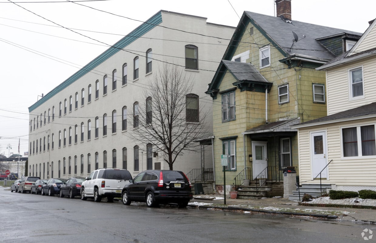 54 W Cherry St, Rahway, NJ 07065 Apartments in Rahway, NJ