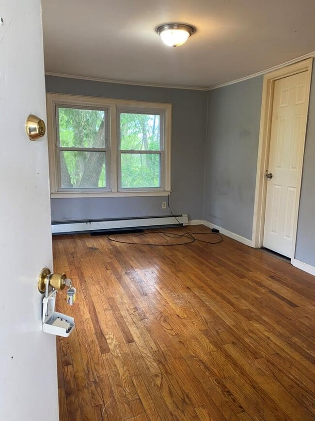 Building Photo - 298 NY-211
