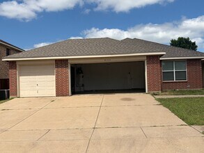 Building Photo - 8103 Zephyr Ct