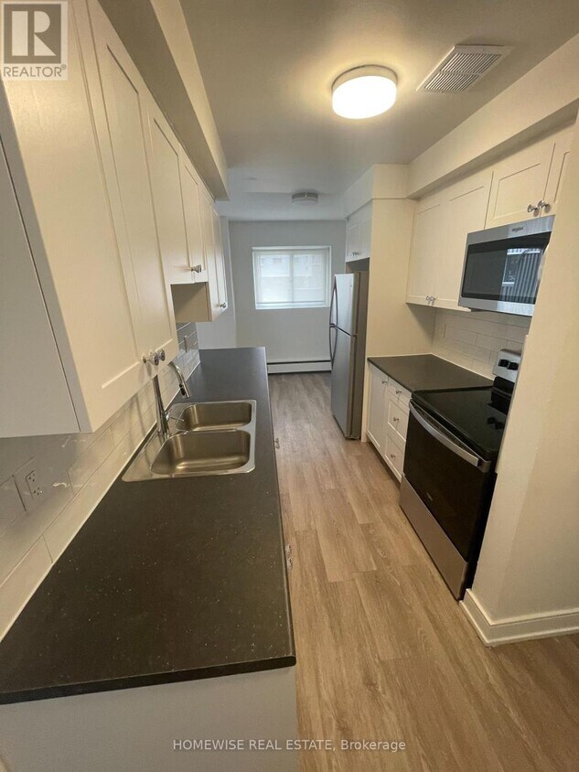 Photo principale - 321-321 Marland Ave