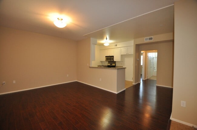 Building Photo - 5500 Bonner Ave