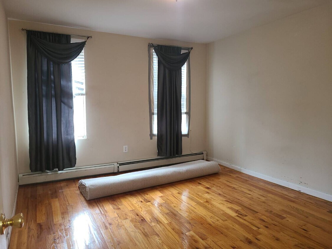 Primary Photo - 229 MacDougal St