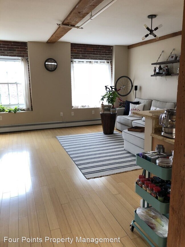 Building Photo - 1 br, 1.5 bath House - 240 Jackson st   Un...