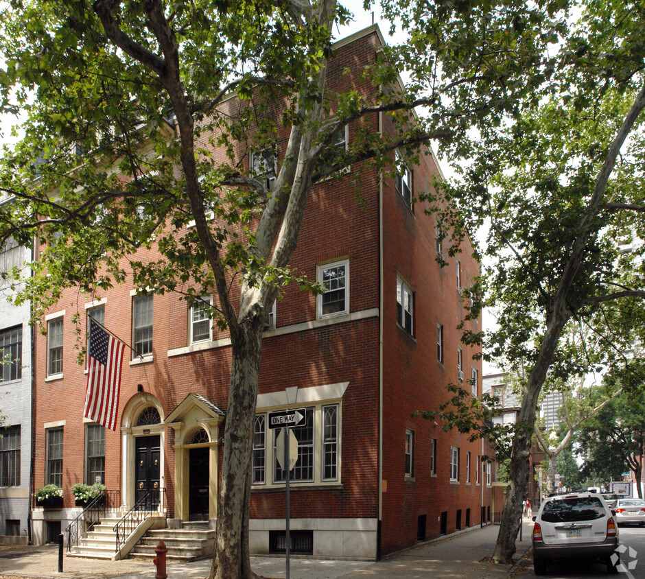 Primary Photo - 2001 Delancey Pl