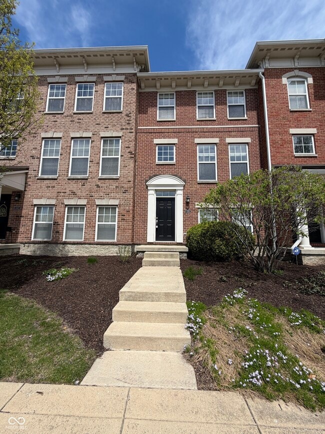 Building Photo - 6305 Schooler Dr